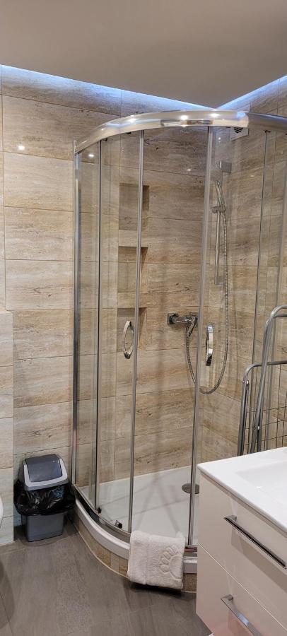 Tlc Apartments Cracow Красков Екстериор снимка