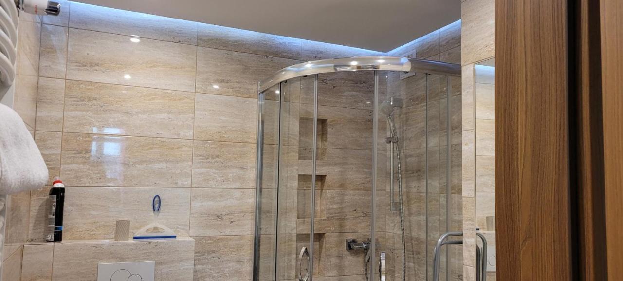 Tlc Apartments Cracow Красков Екстериор снимка